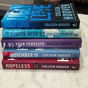Bundle of 5 Best-selling Colleen Hoover Paperback Books